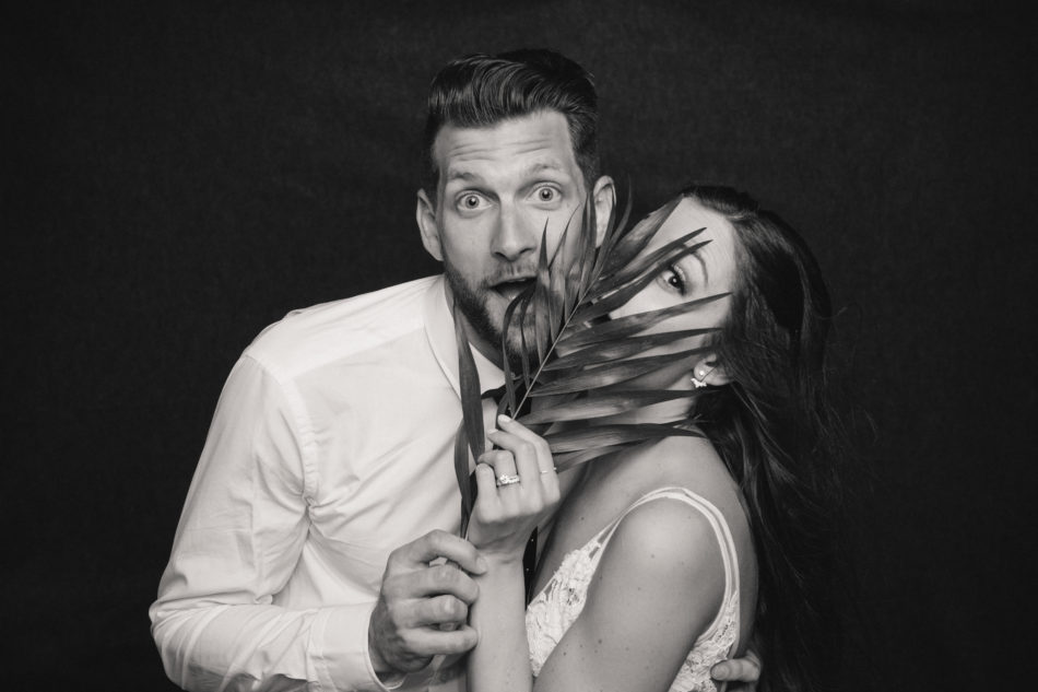 HANNAH SHELBY: Wedding Photo Booth