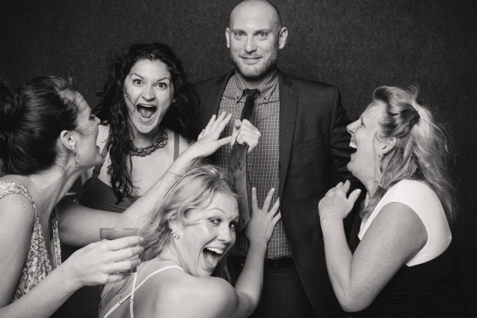 HANNAH SHELBY: Wedding Photo Booth