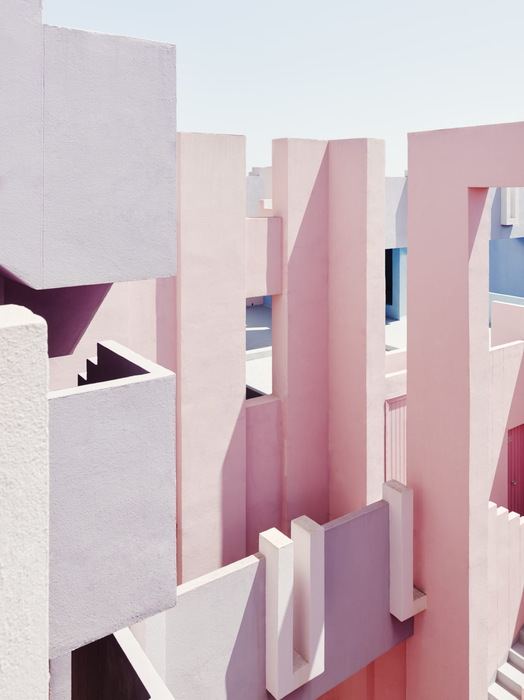 HANNAH SHELBY: Architect Ricardo Bofill's Masterpiece: La Muralla Roja