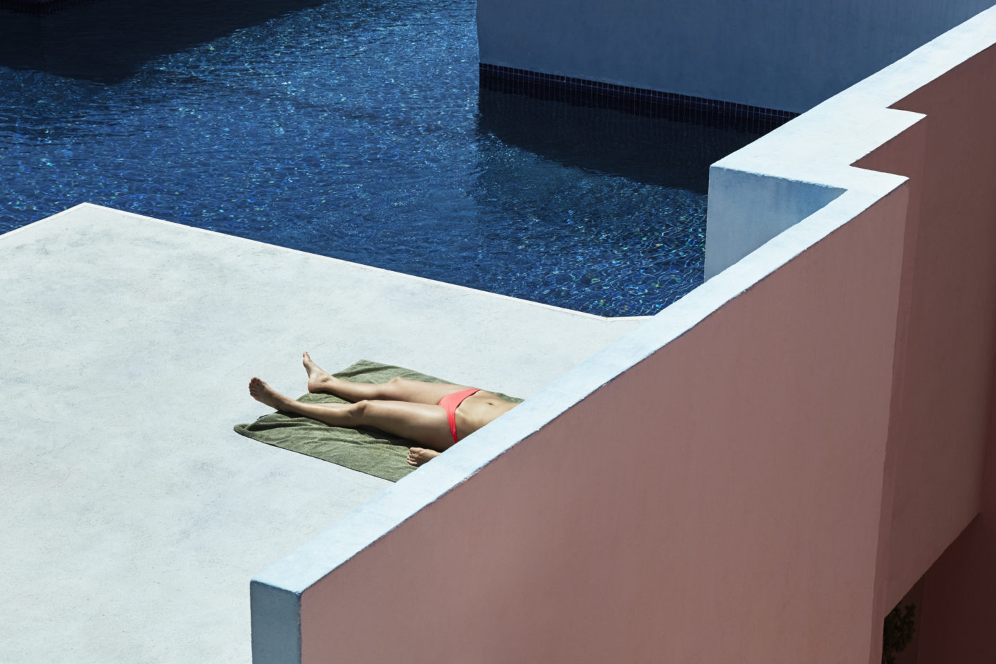 HANNAH SHELBY: Architect Ricardo Bofill's Masterpiece: La Muralla Roja